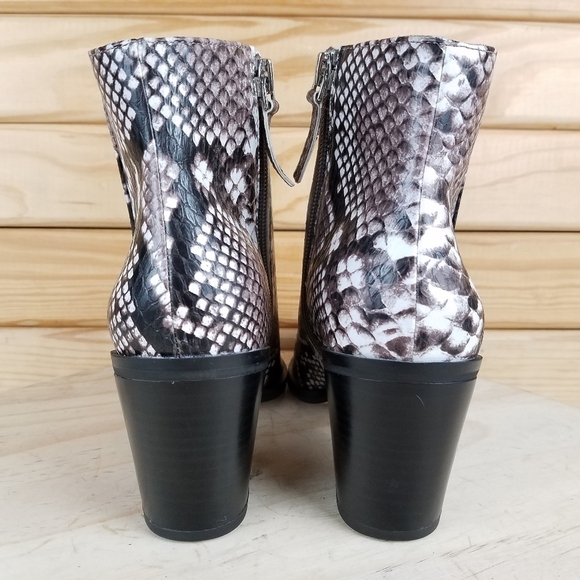 14TH AND UNION Braxten Snake Embossed Block Heel Bootie Size  Heeled Ankle Boots Bootie Snake Print Side Zip NEW 14th & Union 5 US Braxten